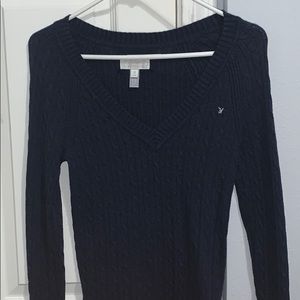 american eagle v neck sweater size: medium